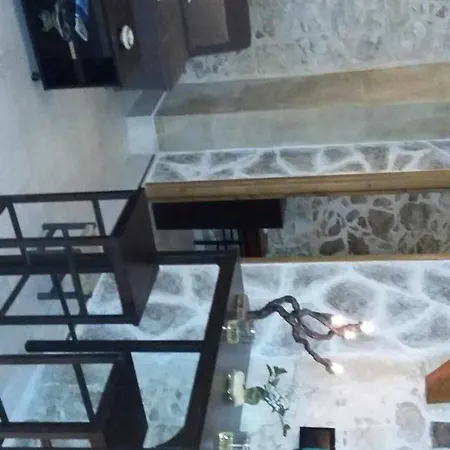Stone Retreat In Old Town * 레팀노