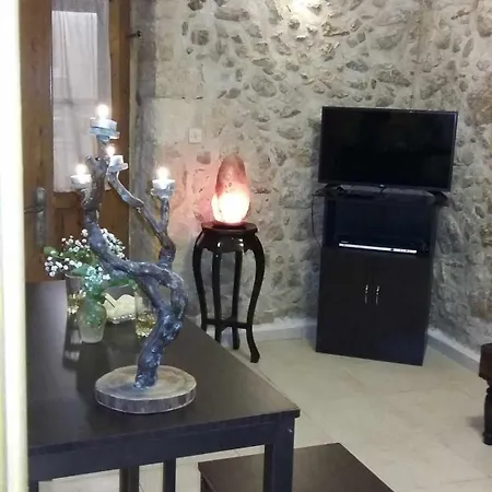 Stone Retreat In Old Town 아파트