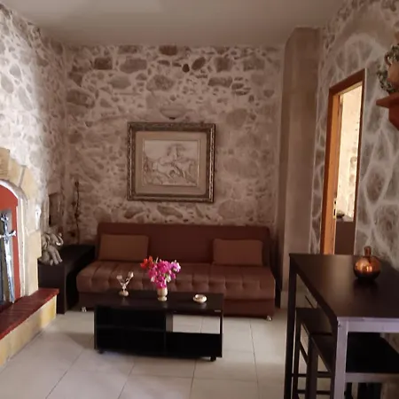 Stone Retreat In Old Town *