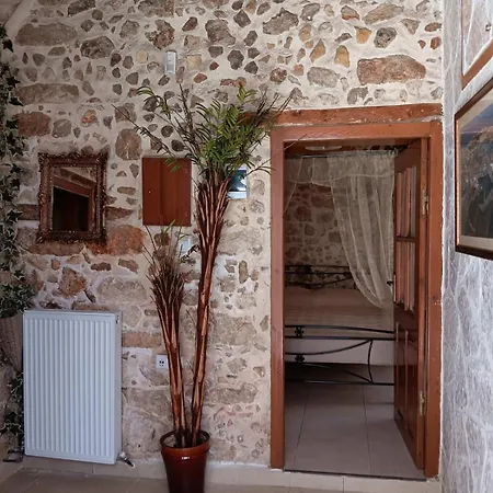 Stone Retreat In Old Town 아파트 *